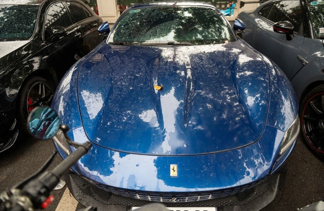 Những chiếc xe hạng siêu sang này được Phó Đức Nam thường xuyên sử dụng để chụp ảnh cùng và đăng tải lên mạng xã hội, khoe sự giàu có.