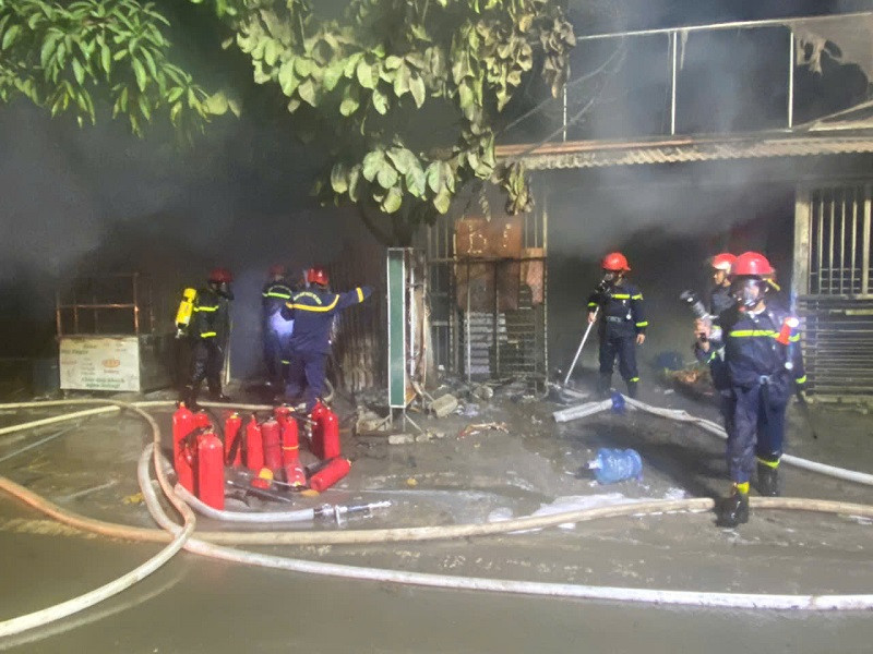 Hòa Bình: Cháy cửa hàng tạp hoá, nhiều tài sản bị thiêu rụi Hoa Binh: Chay cua hang tap hoa, nhieu tai san bi thieu rui