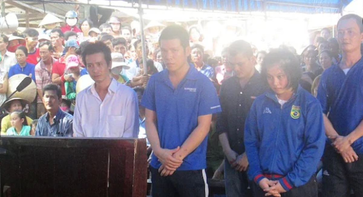 Ngày 22/8/2014, TAND TP Cần Thơ đã tuyên phạt bị cáo Nguyễn Thị Kim Chi và Nguyễn Phú Hải cùng 16 năm tù, Thái Long Hồ 14 năm, Trương Hữu Luân (23 tuổi) 10 năm tù cùng tội Cướp tài sản và Bắt cóc chiếm đoạt tài sản. Nguyễn Thành Thắng 6 năm 6 tháng tù về 2 tội Bắt cóc chiếm đoạt tài sản và Tiêu thụ tài sản do người khác phạm tội mà có. Trần Hữu Gìn 2 năm tù nhưng cho hưởng án treo về tội Không tố giác tội phạm. Bản án là bài học cho những kẻ vì tiền mà làm những điều bất chấp luật pháp. Dù có sắp đặt kế hoạch tinh vi đến đâu, rồi cũng sẽ bị phát hiện và xét xử.