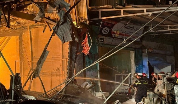 Vụ cháy xưởng gỗ ở Hà Nội đã gây thiệt hại ra sao? Vu chay xuong go o Ha Noi da gay thiet hai ra sao?