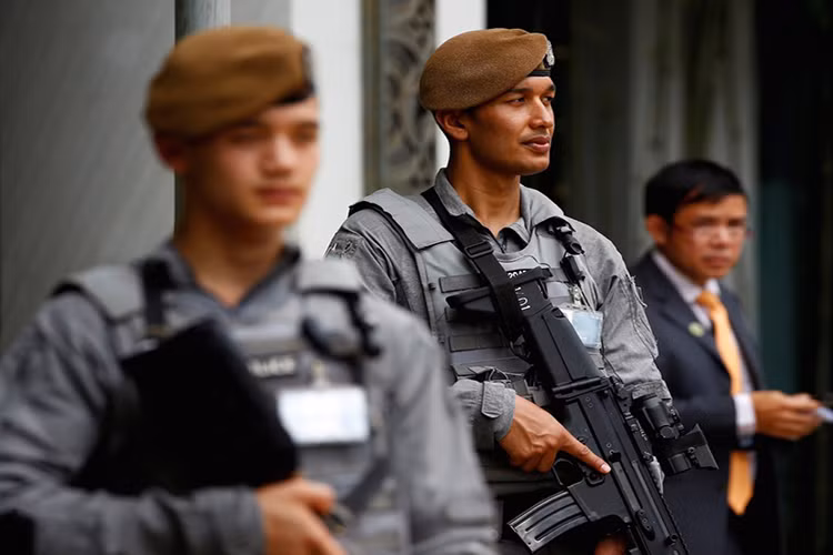 Theo Tuổi Trẻ, Sự hiện diện của "chiến binh" Gurkha ở Singapore bình thường ít gây chú ý, nhưng công chúng có thể nhìn thấy họ bảo vệ an ninh tại các sự kiện lớn, quan trọng như Đối thoại Shangri-La vừa diễn ra cuối tuần vừa rồi, hoặc tại cuộc gặp thượng đỉnh Mỹ - Triều Tiên sắp diễn ra.