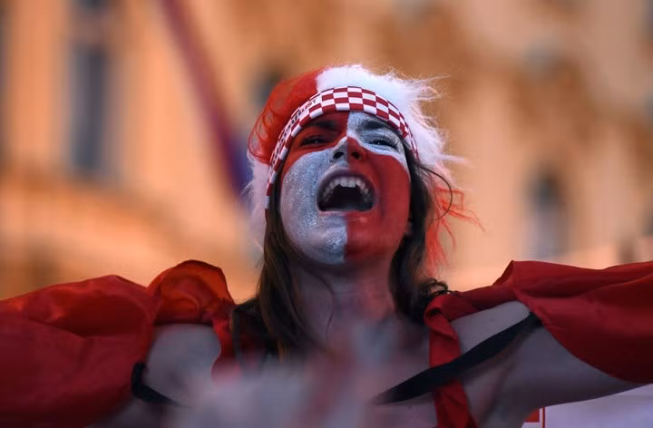 Croatia đã không phụ lòng các cổ động viên khi làm nên điều bất ngờ tại mùa World Cup 2018. Một cổ động viên cuồng nhiệt của Croatia trong trận gặp Argentina trên sân Zagreb.
