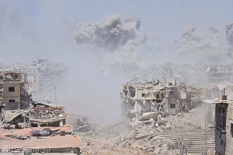 Tuy nhiên, ở chiến trường Syria thứ vũ khí này lại được sử dụng chủ yếu để chống bộ binh trong môi trường đô thị. Bất cứ dãy phố, tòa nhà hay công trình kiên cố nào cũng không thể nguyên vẹn trước đòn tấn công của UR-77 và UR-83P. Nguồn ảnh: rusvesna.