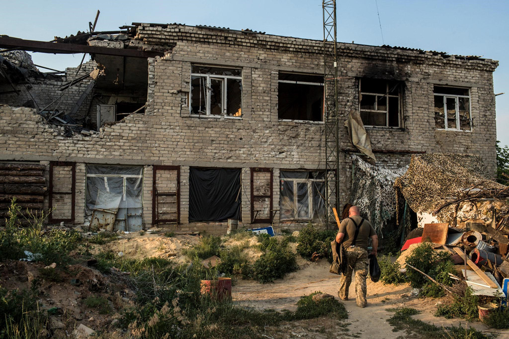 Bên ngoài doanh trại Tiểu đoàn 2 tại miền Đông Ukraine. Ảnh: New York Times.