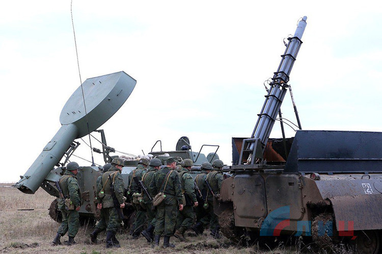 Trong ảnh là hai biến thể UR-77 và UR-83P của lực lượng dân quân miền Đông Ukraine. Nguồn ảnh: donetsksite.