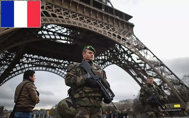 Thứ 5: Pháp - Ngân sách quốc phòng: 35 tỷ USD: Tổng số quân nhân: 387.635; Tổng số máy bay chiến đấu: 856; Xe tăng: 249; Xe chiến đấu thiết giáp: 5.948; Tàu hải quân: 118; Tàu khu trục: 4 Tàu ngầm: 10; Chỉ số sức mạnh: 0,1914.