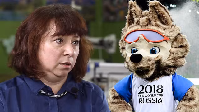 Chú sói linh vật do Zingarova tự tay may - Ảnh: Moscow Times