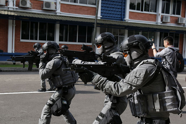 Kỹ năng chiến đấu và tinh thần quả cảm của người Gurkha được các lực lượng quân sự đánh giá rất cao. Nguyên soái Sam Manekshaw - cựu tham mưu trưởng quân đội Ấn Độ, từng nói: "Nếu một người đàn ông tuyên bố anh ta không sợ chết, hoặc là anh ta nói dối, hoặc anh ta là người Gurkha".