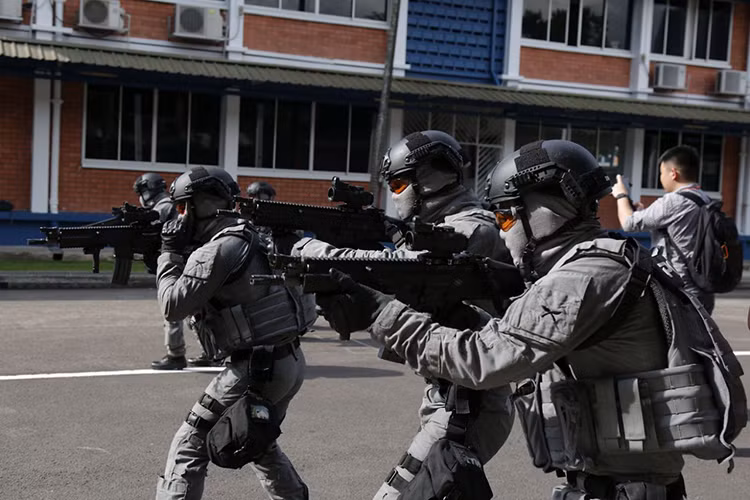 Kỹ năng chiến đấu và tinh thần quả cảm của người Gurkha được các lực lượng quân sự đánh giá rất cao. Nguyên soái Sam Manekshaw - cựu tham mưu trưởng quân đội Ấn Độ, từng nói: "Nếu một người đàn ông tuyên bố anh ta không sợ chết, hoặc là anh ta nói dối, hoặc anh ta là người Gurkha".