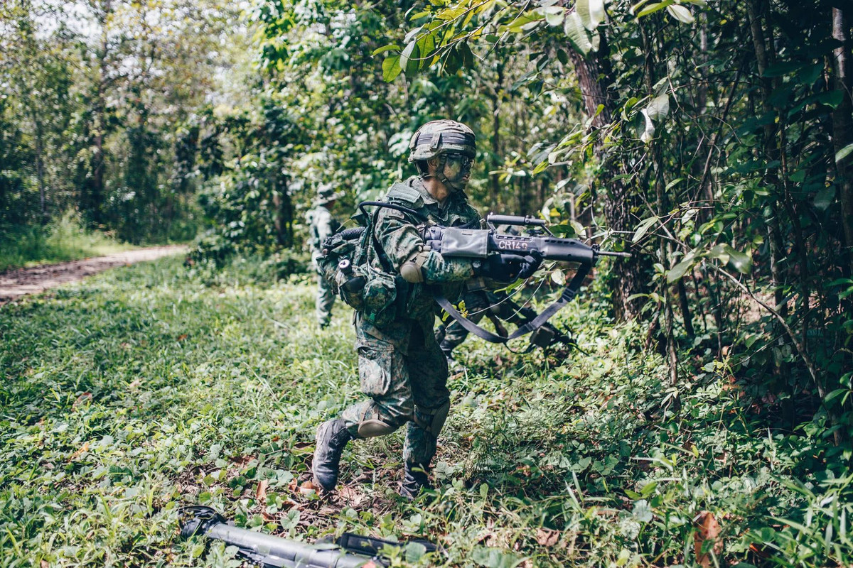 Đặc điểm khí hậu nóng bức quanh năm và cường độ huấn luyện cao đòi hỏi một sức chịu đựng rất cao. Trong môi trường rừng núi, việc quan sát và di chuyển gặp rất nhiều khó khăn. Việc nghiên cứu cách đánh phù hợp vì thế được nghiên cứu kỹ càng.