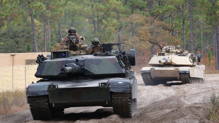 Xe tăng M1A1 Abrams tham gia huấn luyện tăng cường kỹ năng chiến đấu tại North Carolina.