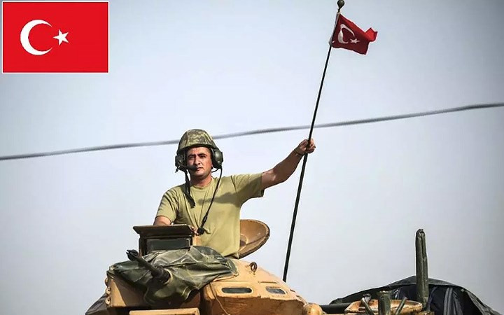 Thứ 8: Thổ Nhĩ Kỳ - Ngân sách quốc phòng: 8,208 tỷ USD: Tổng số quân nhân: 743.415; Tổng số máy bay chiến đấu: 1.018; Xe tăng: 2.445; Xe chiến đấu thiết giáp: 7.550; Tàu hải quân: 194; Tàu khu trục: 0; Tàu ngầm: 12; Chỉ số sức mạnh: 0,2491.