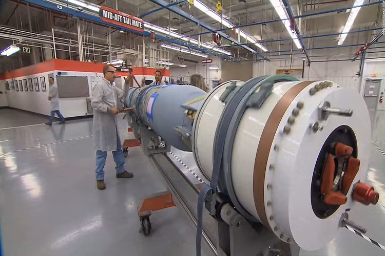 Với việc tên lửa Tomahawk rơi vào tay Nga, trong tương lai gần Mỹ chắc chắn sẽ có động thái thay đổi thiết kế, đặc biệt là hệ thống điện tử áp dụng trên dòng tên lửa hành trình vốn được coi là “sứ giả chiến tranh” này. Tuy nhiên, đây là công việc tốn kém và mất nhiều năm thực hiện với hàng ngàn tên lửa Tomahawk đang được Quân đội Mỹ bảo quản và niêm cất.