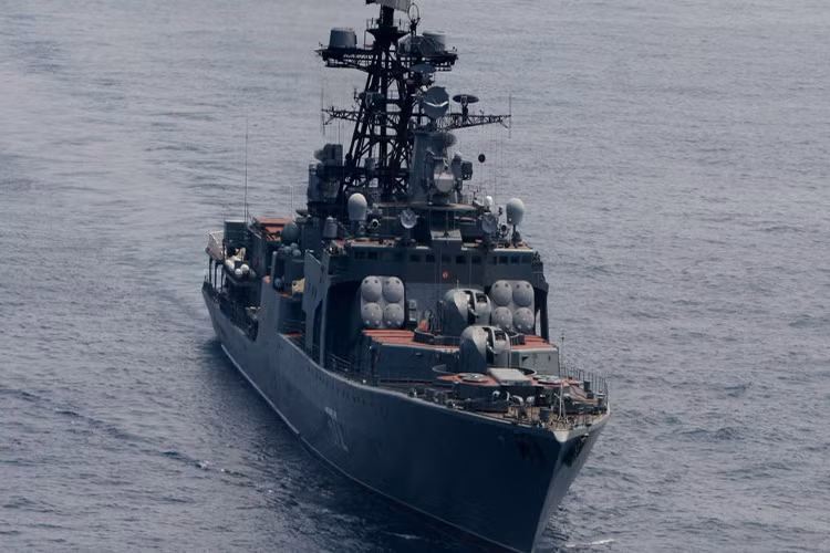 "Các chuyến thăm tạo cơ hội để hải quân Việt Nam và Nga tăng cường trao đổi. Chúng tôi hy vọng sẽ có dịp đón tàu chiến Việt Nam cập cảng nhà của Hạm đội Thái Bình Dương ở Vladivostock", ông Korolyov nói.