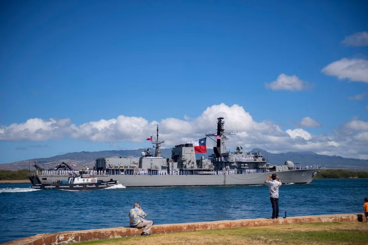 Tàu chiến CNS Almirante Lynch (FF-07) của Chile.