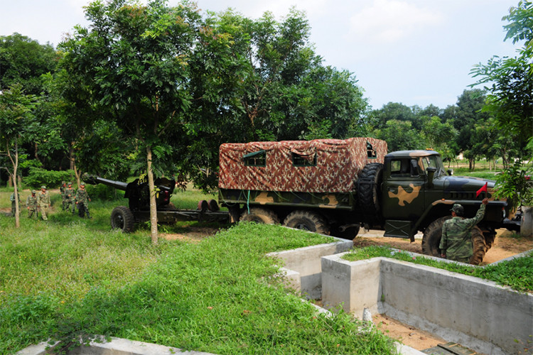Pháo 152 Lữ đoàn 75 vào trận địa huấn luyện
