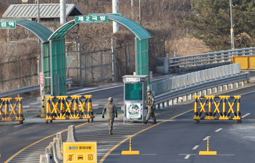 Khu công nghiệp chung Kaesong bị đóng cửa. Ảnh: AP