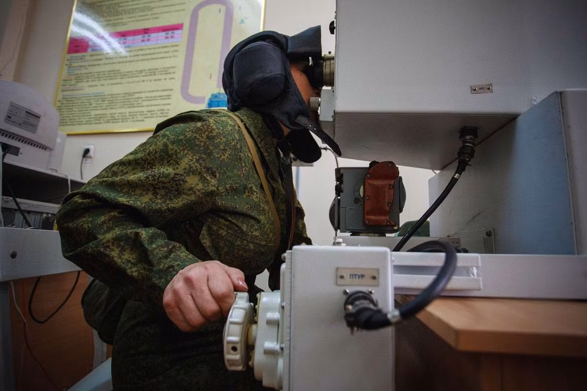 Dĩ nhiên các nữ binh sĩ Nga chỉ được tham gia huấn luyện bổ sung và thuộc lực lượng dự binh hơn là lực lượng sẵn sàng chiến đấu ở các đơn vị tăng thiết giáp Quân khu phía Đông. Nguồn ảnh: tipolog.