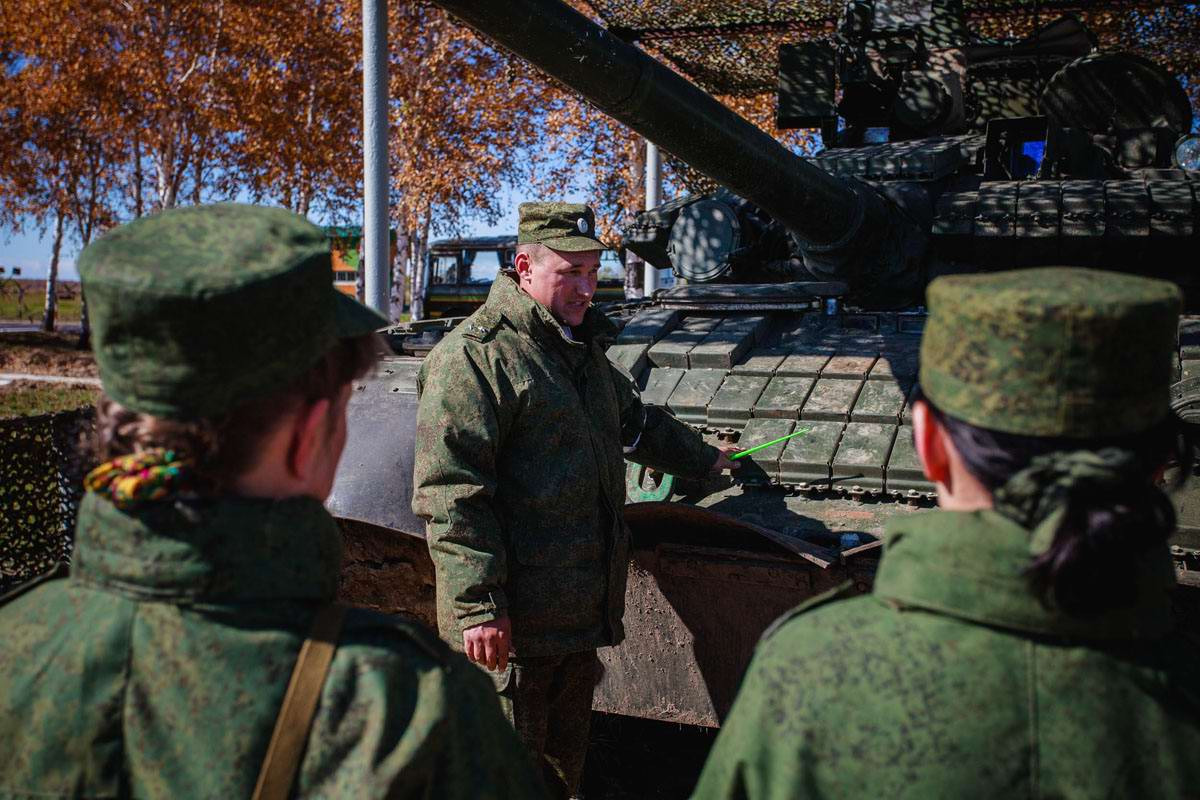 Dù không phải là dòng xe tăng mạnh nhất của Nga, nhưng T-80BV vẫn là một trong những dòng xe tăng mạnh nhất thế giới thậm chí còn ngang ngửa T-90A. Nguồn ảnh: tipolog.