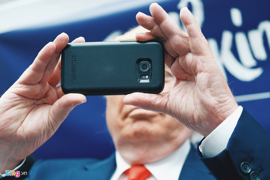 Trả lời các phóng viên, Alan cũng nói rằng ông và đồng nghiệp "Kim" sẽ biến thế giới thành một nơi tốt đẹp hơn sau hội nghị này. Sự kiện của Howard X và Alan được đặt tên là The "Real" Kim - Trump Summit (tạm dịch Hội nghị Thượng đỉnh Kim - Trump "xịn").