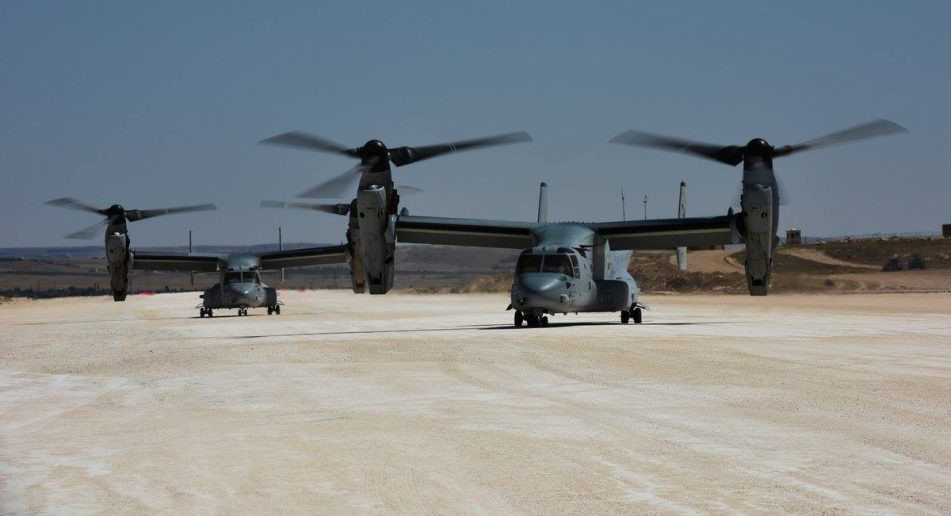 "Ưng biển" V-22 Osprey là sự kết hợp giữa một chiếc trực thăng và máy bay phản lực với tầm hoạt động rộng, tốc độ cao và khả năng vận hành linh hoạt. Tốc độ chuyển đổi chế độ bay từ trực thăng sang máy bay phản lực cánh quạt chỉ mất 16 giây.