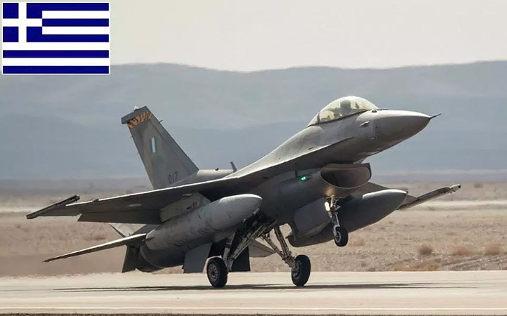 Thứ 28: Hy Lạp – Ngân sách quốc phòng: 6,54 tỷ USD; Tổng số quân nhân: 413.750; Tổng số máy bay chiến đấu: 600; Xe tăng: 1.345; Xe chiến đấu thiết giáp: 4.209; Tàu hải quân: 115; Tàu khu trục: 0; Tàu ngầm: 11; Chỉ số sức mạnh: 0,4981.