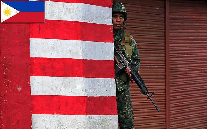 Thứ 50: Philippines – Ngân sách quốc phòng: 3 tỷ USD; Tổng số quân nhân: 498.250; Tổng số máy bay chiến đấu: 149; Xe tăng: 45; Xe chiến đấu thiết giáp: 778; Tàu hải quân: 119; Tàu khu trục: 0; Tàu ngầm: 0; Chỉ số sức mạnh: 0,8367 trong số 50 quân đội mạnh nhất thế giới .