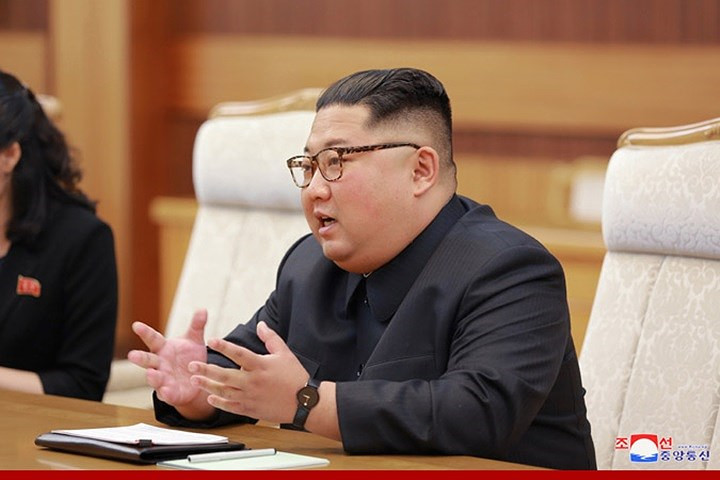 Hai bên đã trao đổi quan điểm về xu hướng tình hình hiện này và triển vọng của bán đảo Triều Tiên. Ông Kim nhấn mạnh rằng việc phi hạt nhân bán đảo Triều Tiên sẽ được giải quyết theo từng giai đoạn, thông qua đối thoại và đàm phán hiệu quả, mang tính xây dựng.