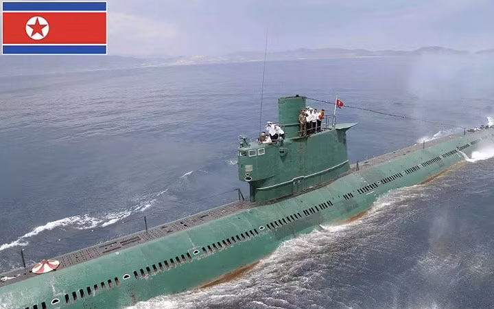 Thứ 23: Triều Tiên - Ngân sách quốc phòng: 7,5 tỷ USD: Tổng số quân nhân: 6.445.000; Tổng số máy bay chiến đấu: 944; Xe tăng: 5.025; Xe chiến đấu thiết giáp: 4.100; Tàu hải quân: 967; Tàu khu trục: 0; Tàu ngầm: 76; Chỉ số sức mạnh: 0,4218.