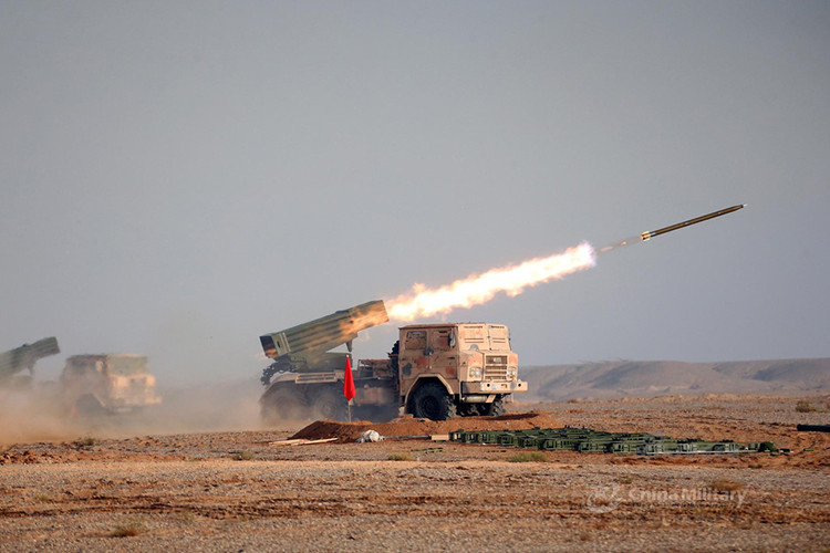 NORINCO tuyên bố loại đạn rocket mới của hệ thống Type 81 đã đạt tới tầm xa 40 km trong khi vòng tròn sai số của nó là dưới 10 m. Và nhiều chuyên gia phân tích nhận định đạn rocket 122mm mới của Type 81 còn vượt trội hơn cả đạn 122mm dẫn đường đang được Nga phát triển.Nguồn ảnh: Sina.