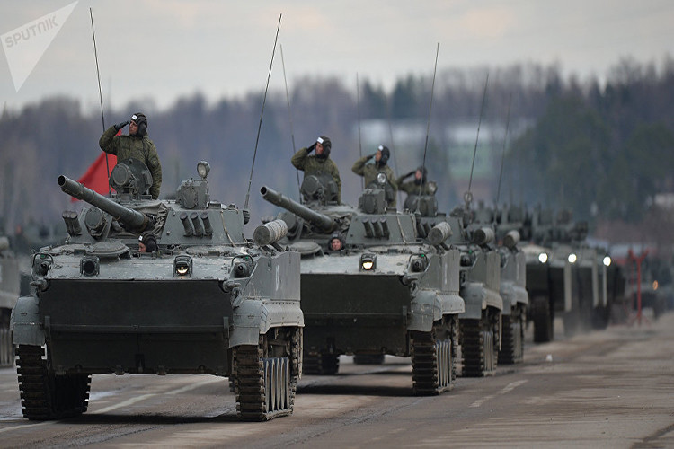 Tính tới thời điểm hiện tại, Nga là quốc gia duy nhất trên thế giới sở hữu các mẫu xe bọc thép đổ bộ đường không có lính ngồi bên trong, điều mà mà bất cứ quân đội phương Tây nào cũng không dám thực hiện kể cả Mỹ. Trong ảnh là xe chiến đấu bộ binh BMD-4 của Lực lượng đổ bộ đường không Nga. Nguồn ảnh: Sputnik.