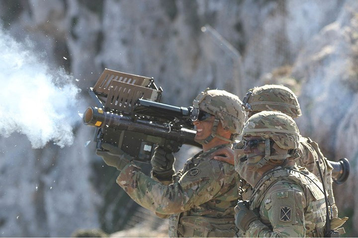 Lính trinh sát Mỹ phóng tên lửa Sting trong cuộc tập trận mang tên Artemis Strike trên đảo Crete, Hy Lạp.