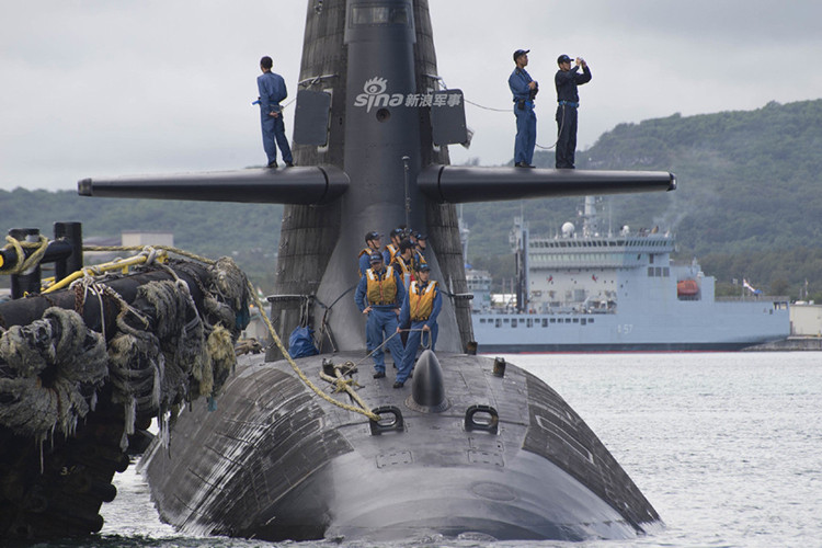 Chuyến thăm trên còn gián tiếp thể hiện năng lực tác chiến của tàu ngầm Nhật Bản trong bối cảnh nước này chưa có một lực lượng hải quân theo đúng nghĩa và bị giới hạn trong phạm vi lực lượng phòng vệ. Và từ căn cứ hải quân gần nhất của Nhật Bản tại quần đảo Ryukyu tới đảo Guam cũng hơn 2.000km. Nguồn ảnh: Sina.
