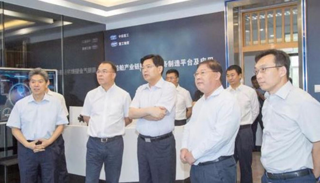 Ông Sun (thứ 3 từ trái sang) trong lần kiểm tra cơ sở hậu cần của CSIC vào ngày 11/6. Ảnh: CSIC.