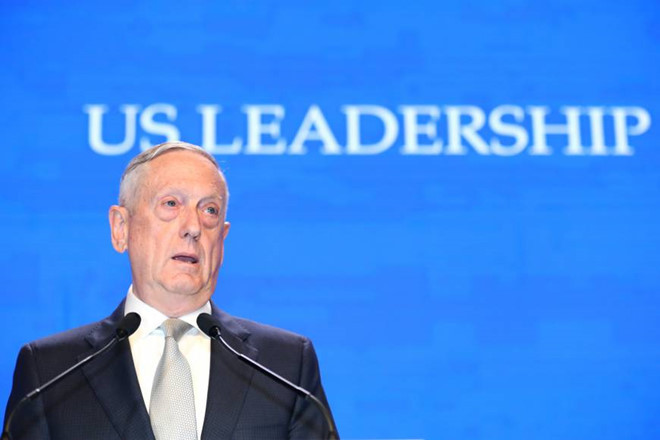 Bộ trưởng Quốc phòng Mỹ James Mattis phát biểu tại Đối thoại Shangri-La đang diễn ra ở Singapore. Ảnh: Reuters.