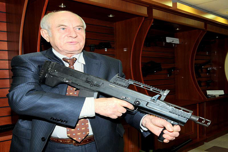 ASh-12.7 là mẫu súng máy tấn công đầu tiên trên thế giới được thiết kế theo đơn đặt hàng của Cơ quan an ninh FSB của Nga và được giới thiệu trước công chúng lần đầu tiên vào năm 2011. Nguồn ảnh: thefirearmblog.com.