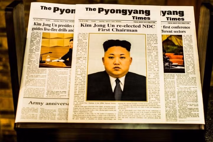 Hình ảnh nhà lãnh đạo tối cao Kim Chính Ân (Kim Jong-un) xuất hiện trên trang nhất tờ “Thời báo Bình Nhưỡng”.