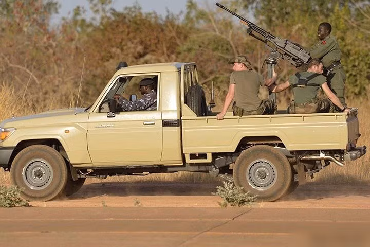 Cuộc chiến thập niên 1980 giữa Chad và Libya được gọi là cuộc Chiến tranh Toyota do hai bên sử dụng xe ô tô Land Cruiser ở mức độ rất cao.