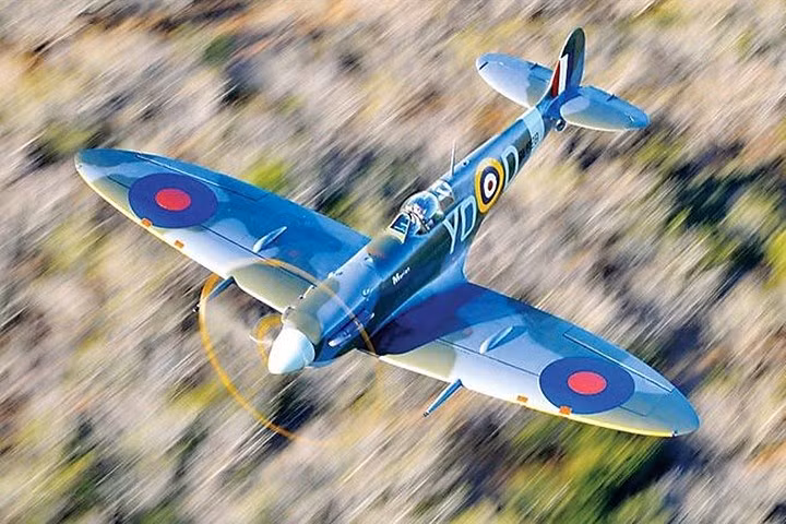Supermarine Spitfire không chỉ là một máy bay tiêm kích. Nó còn là biểu tượng của ý chí dân tộc Anh trong cuộc đối đầu nghẹt thở với không quân Đức Quốc xã năm 1940.