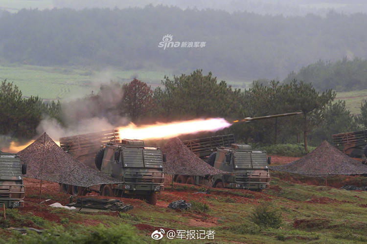 Tuy nhiên, ít ai biết là Type 81 của Trung Quốc được phát triển dựa trên mẫu pháo phản lực BM-21 do Liên Xô chế tạo trước đây với một số sửa đổi theo yêu cầu của Quân đội Trung Quốc. Nguồn ảnh: Sina.