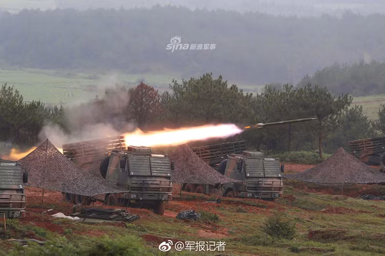 Tuy nhiên, ít ai biết là Type 81 của Trung Quốc được phát triển dựa trên mẫu pháo phản lực BM-21 do Liên Xô chế tạo trước đây với một số sửa đổi theo yêu cầu của Quân đội Trung Quốc. Nguồn ảnh: Sina.