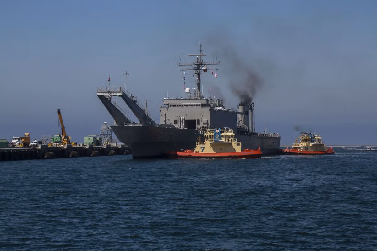 Tàu ARM Usumacinta (A-412) của Hải quân Mexico tới căn cứ hải quân San Diego. Ảnh: US Marine Corps