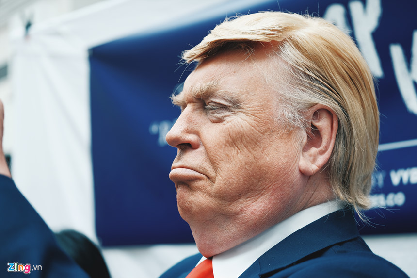 “Đến giờ thì mọi thứ đều tốt. Chúng tôi rất ổn. Tôi rất lạc quan là nhiều điều vĩ đại sẽ đến sau hội nghị thượng đỉnh này”, ông nói với Zing.vn, như thể bản thân mình là tổng thống Mỹ đang nói về cuộc gặp.