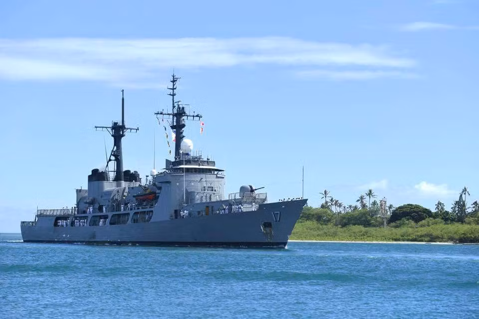 Tàu BRP Andrés Bonifacio (FF-17) của hải quân Philippines.