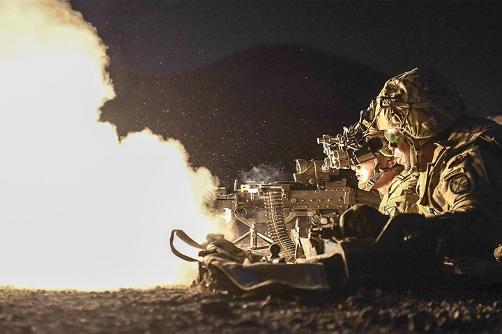 Binh sĩ Mỹ khai hỏa súng M240 trong cuộc tập trận phản ứng nhanh tại Djibouti.
