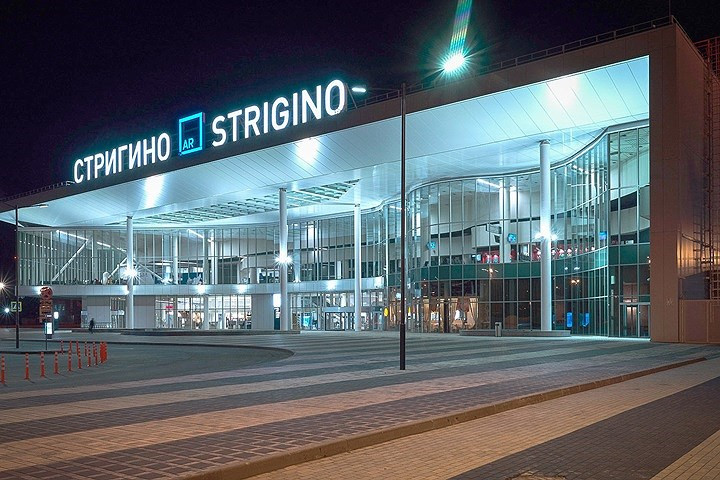 Sân bay Strigino ở Nizhniy Novgorod (cách Moscow 400km về phía đông) có những bức tường kiểu lượn sóng rất bắt mắt.
