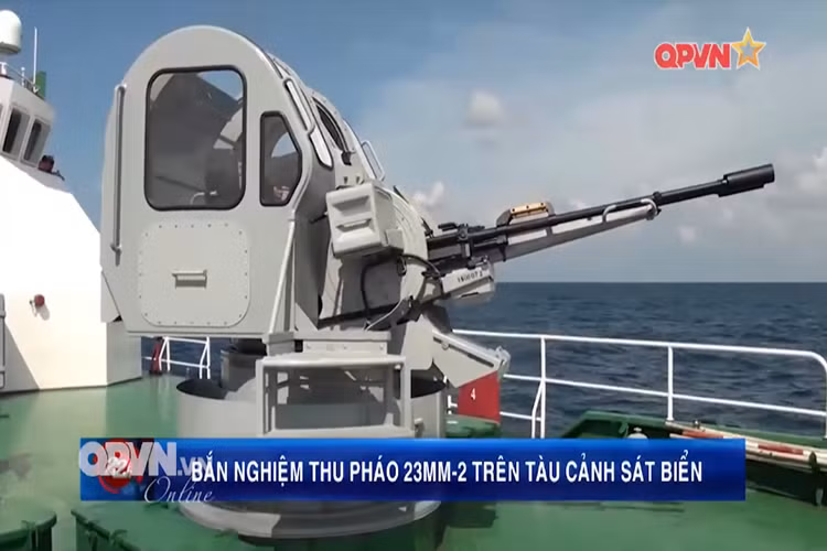Về tổ hợp pháo 23mm-2ML, đây không phải là trang bị mới của Cảnh sát Biển Việt Nam, khi nó bắt đầu được lực lượng đưa vào trang bị từ một vài năm trở lại gần đây trên nhiều lớp tàu tuần tra khác nhau. Và trong quá trình sử dụng 23mm-2ML đã bộc lộ được những ưu điểm nhất định của mình. Nguồn ảnh: QPVN.