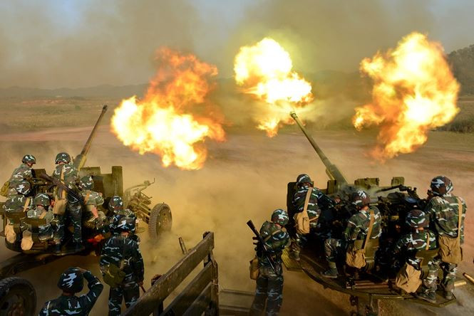  Pháo phòng không 57mm khai hỏa diệt mục tiêu.