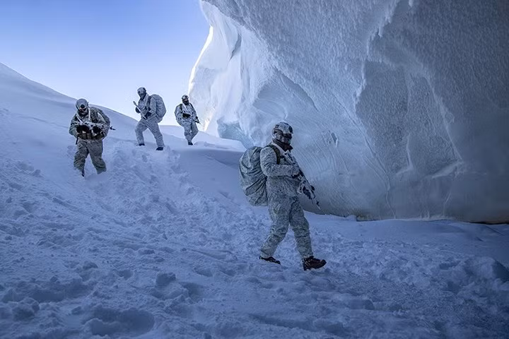 Đợt huấn luyện lần này bao gồm nội dung tấn công tàu bị chiếm và giải cứu con tin, đồng thời tiêu diệt các phần tử khủng bố trốn sâu trong núi và hang động.