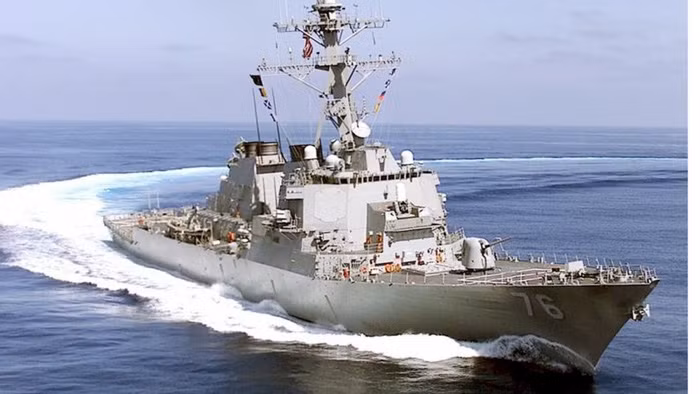 Tàu khu trục mang tên lửa dẫn đường USS Higgins (DDG-76) của Mỹ, môt trong hai tàu chiến Mỹ vừa triển khai để thách thức chủ quyền vô lý của Trung Quốc ở Hoàng Sa - Ảnh: HẢI QUÂN MỸ